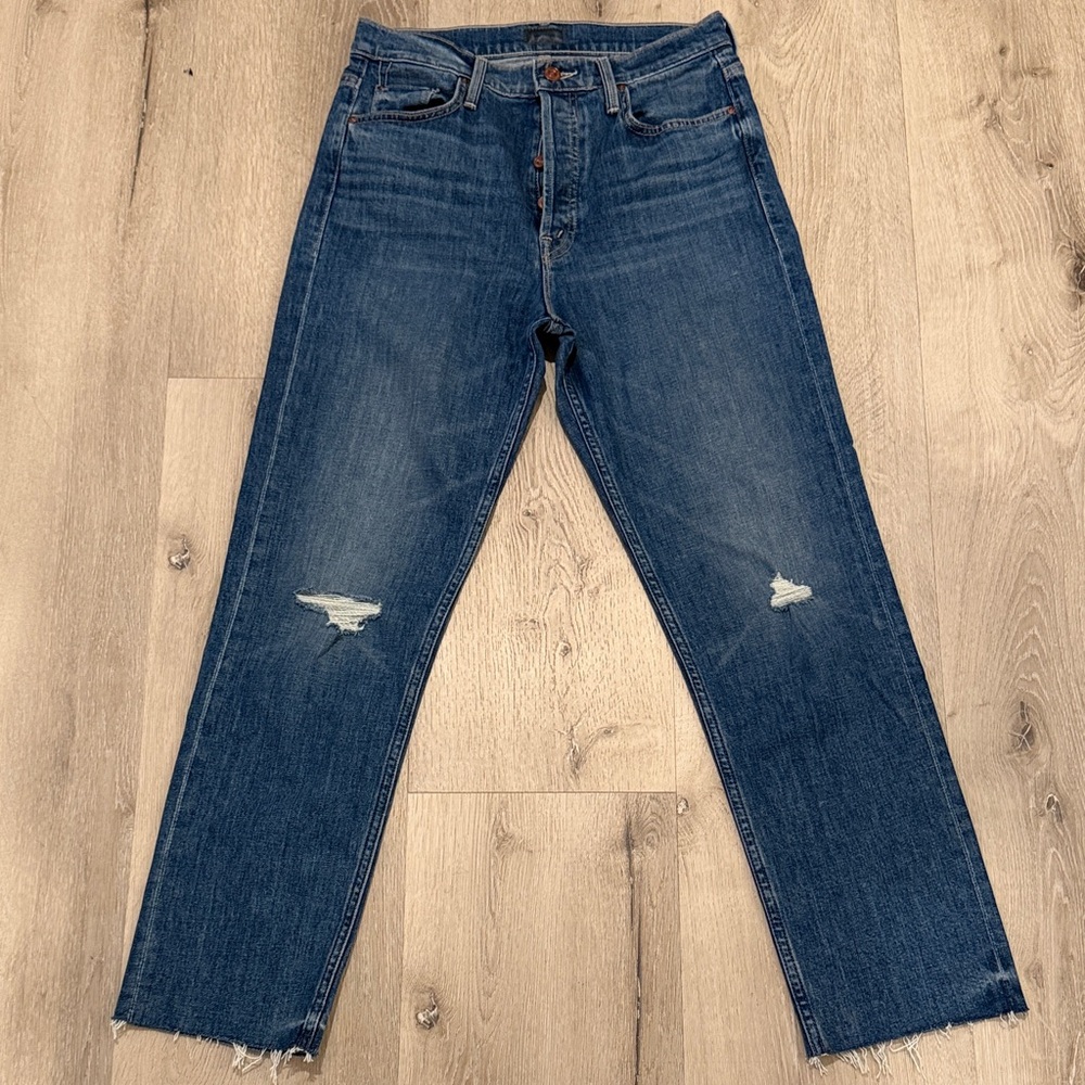 MOTHER Distressed Cropped Jeans in Medium Blue